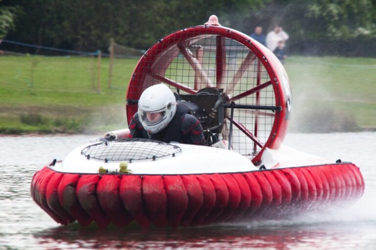 Küçük hovercraft